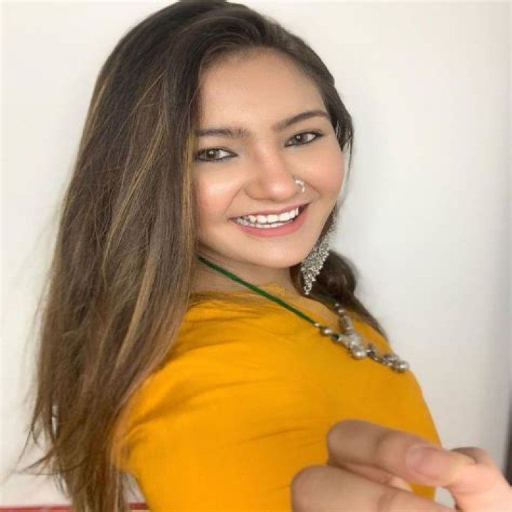 Aashika Bhatia - Net Worth, Age, Height, Birthday, Bio, Wiki!