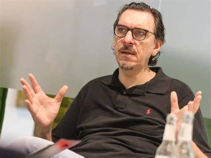  Alexander Hahn