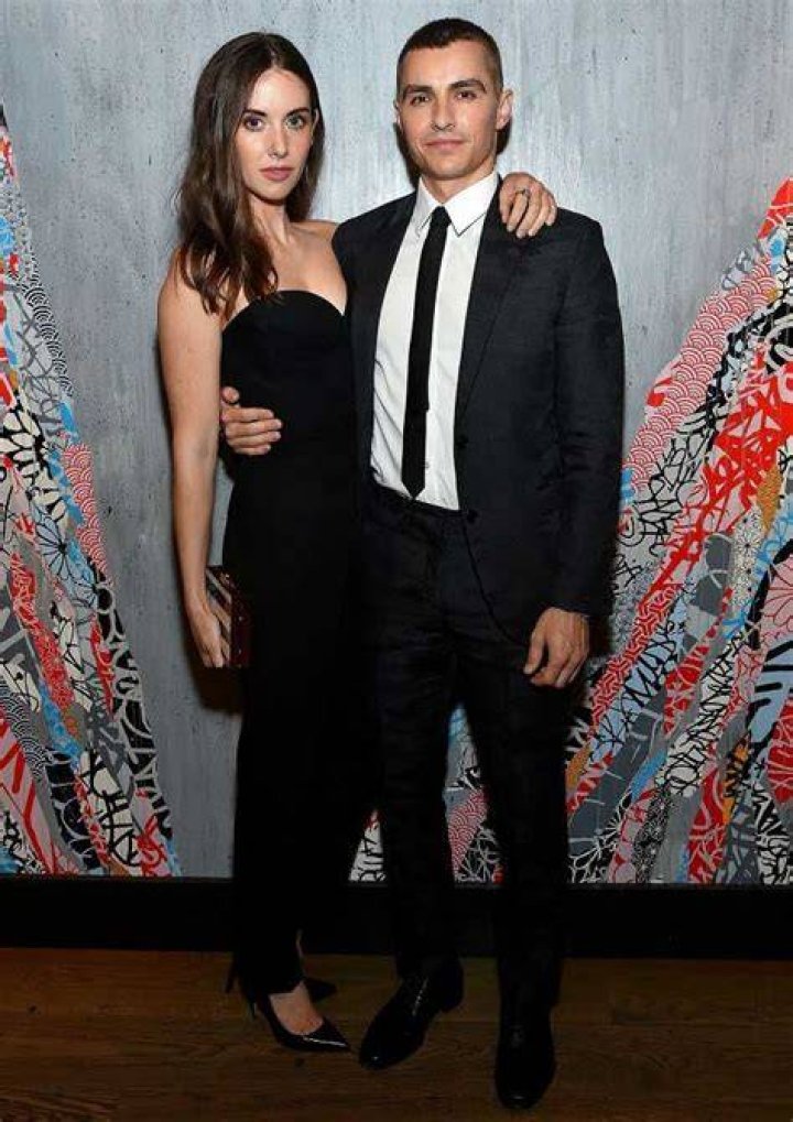 Alison Brie height