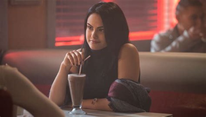 Camila Mendes