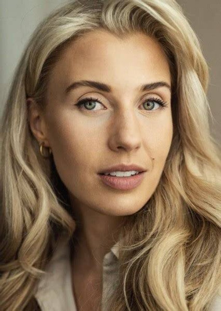 Celinde Schoenmaker Age