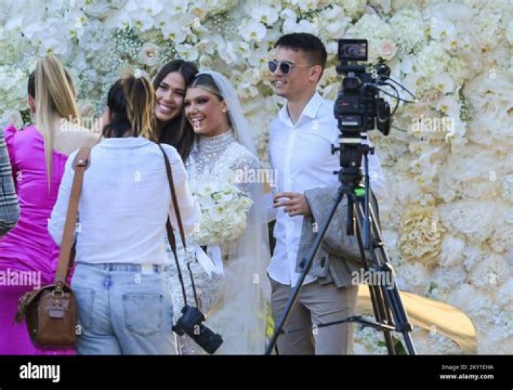Dina Dragija, Tin Jedvaj's Girlfriend