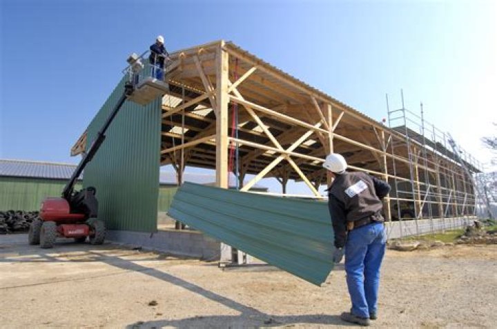 How to install metal siding