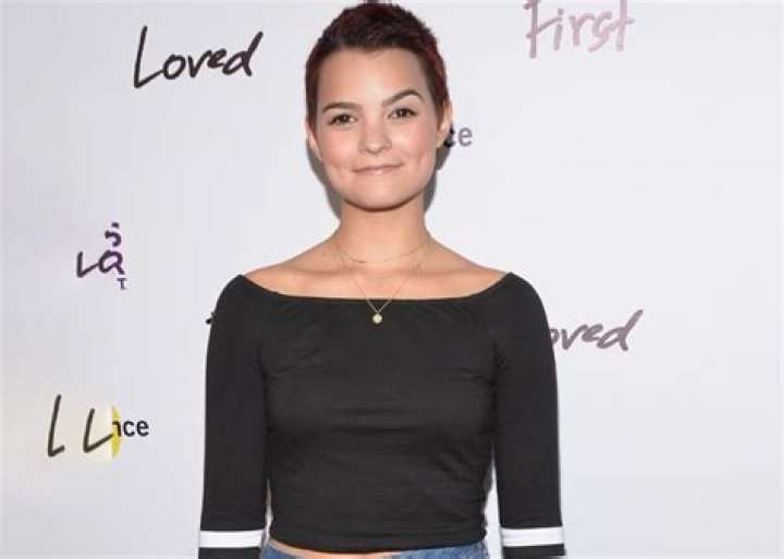 Brianna-Hildebrand-Bio Is Brianna Hildebrand Gay? Her Age, Girlfriend, Height, Ethnicity
