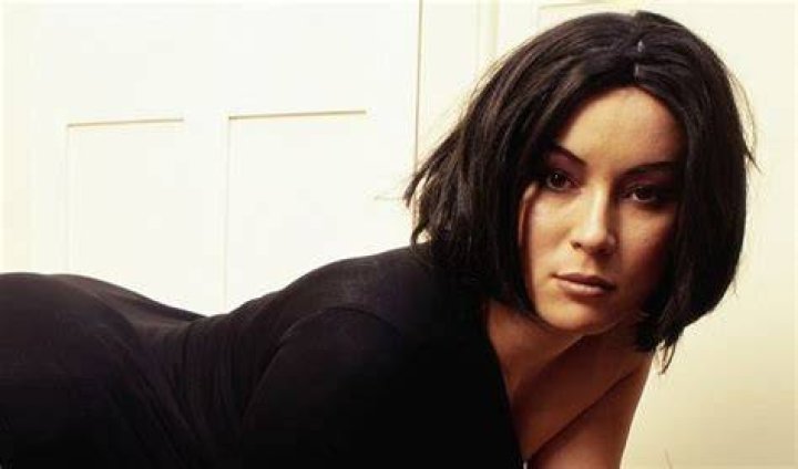 Jennifer-Tilly-Bio Jennifer Tilly Wiki, Net Worth, Body Measurements, Sister, Husband & Family