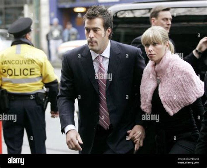 Julie Bertuzzi, Todd Bertuzzi's Wife