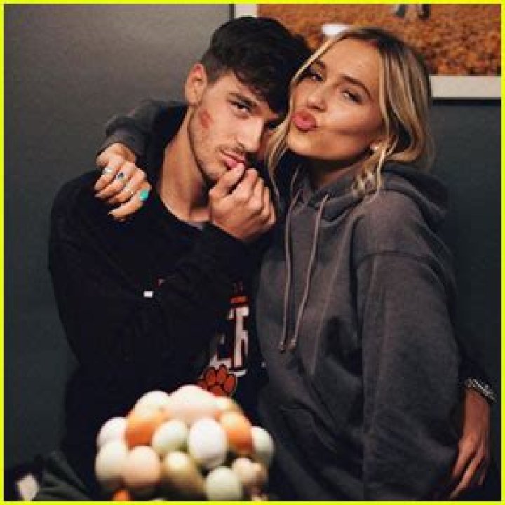 Lennon Stella, Jacob Whitesides's Girlfriend