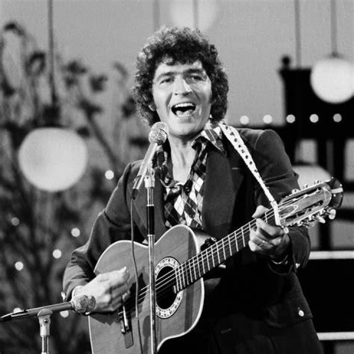 , Mac Davis's Wife