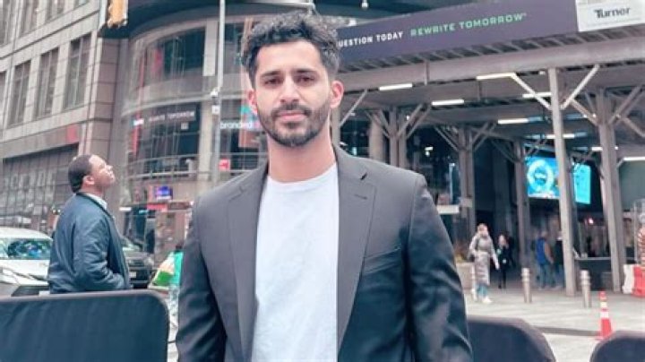Umar Ashraf Net Worth, Age, Height, Bio, Birthday, Wiki!